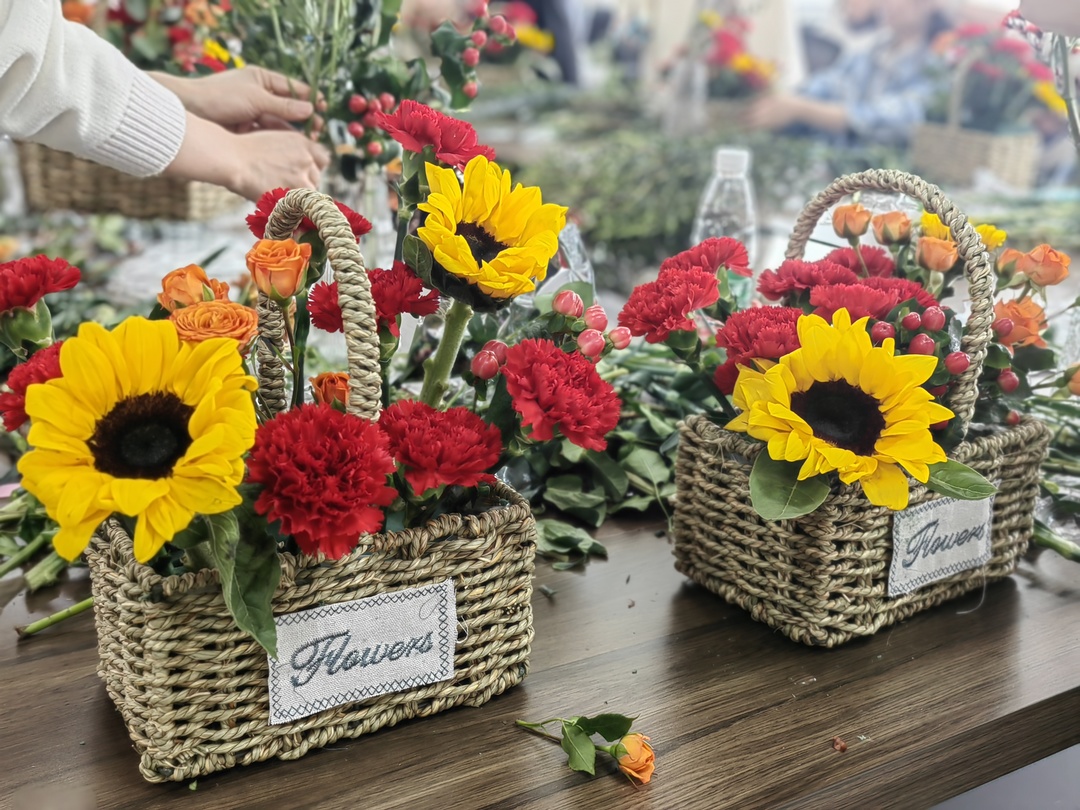 心生美好 如花绽放|中圣管道举办女神节插花 